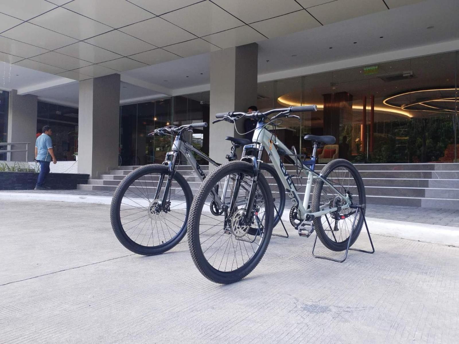 Hayat Sky Towers Hotel Cebu Buitenkant foto