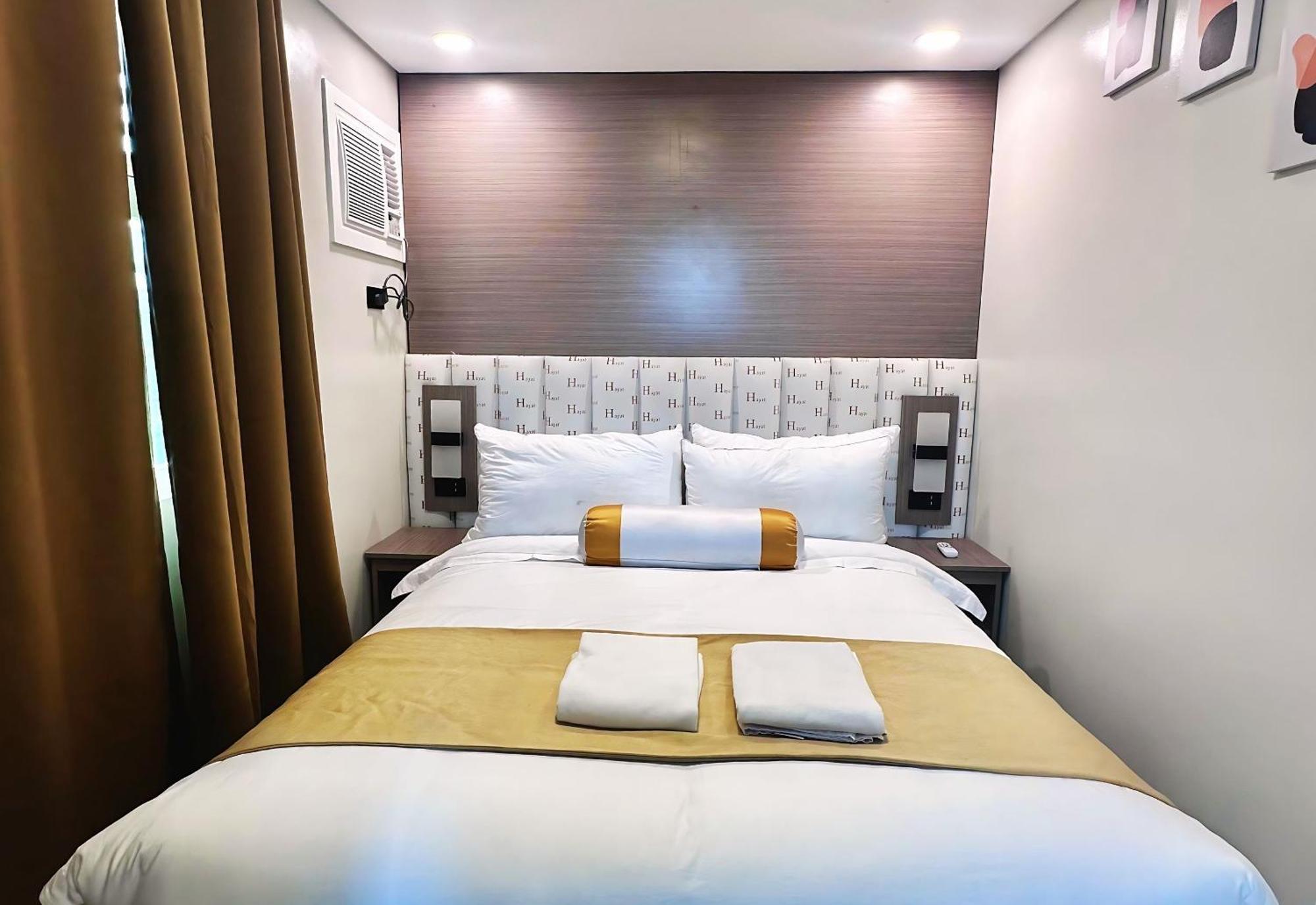 Hayat Sky Towers Hotel Cebu Buitenkant foto