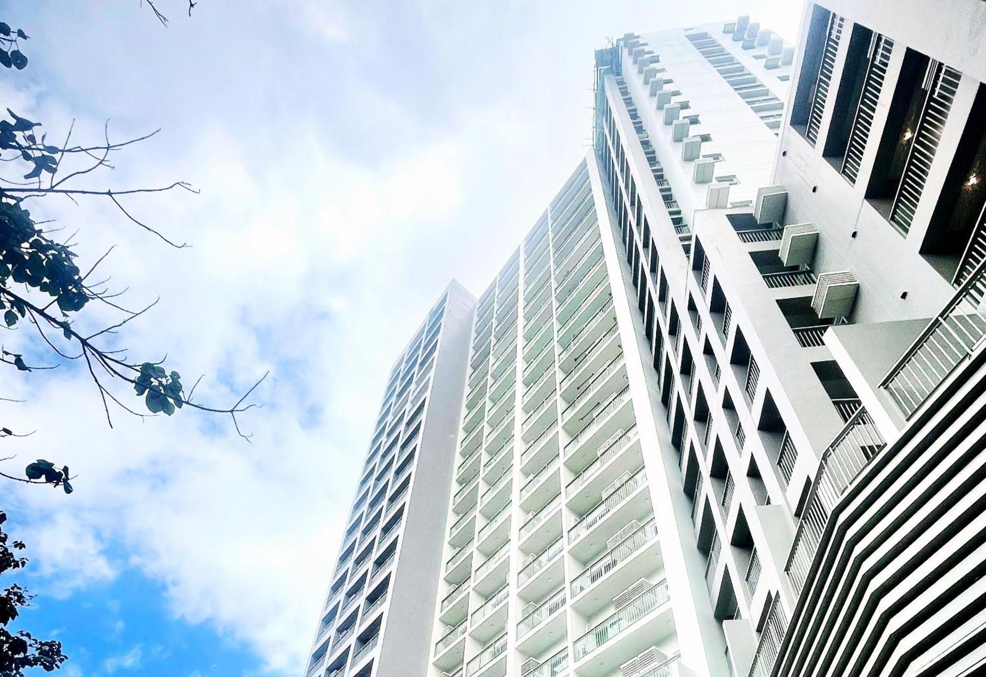 Hayat Sky Towers Hotel Cebu Buitenkant foto